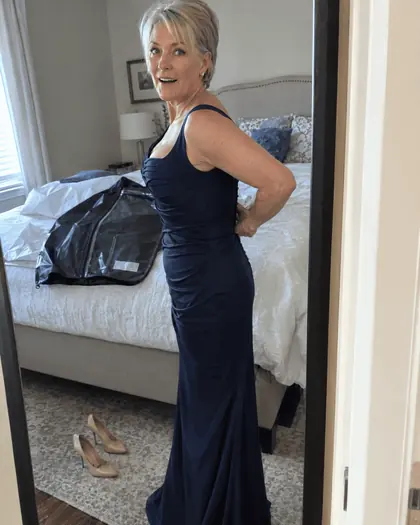 The dress zips on the first try